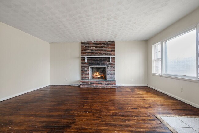 Building Photo - 3337 Houston St