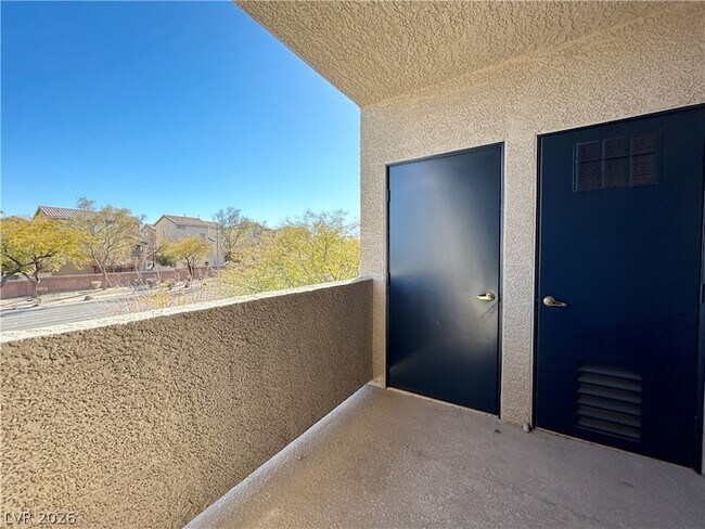 Building Photo - 10245 S Maryland Pkwy