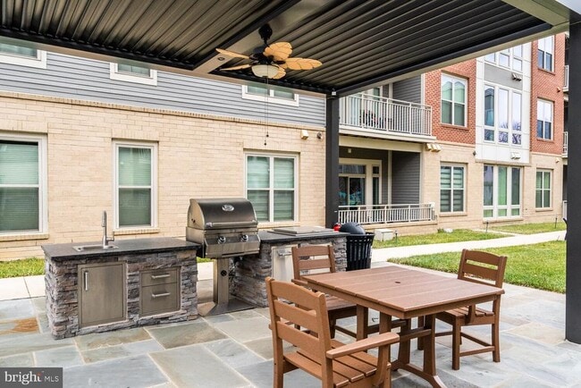 Building Photo - 7770 Belvale Dr