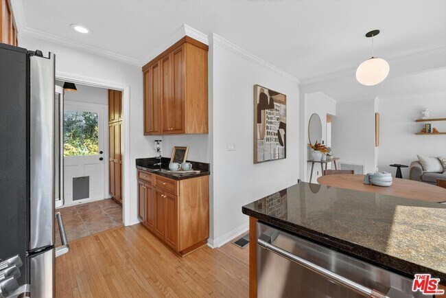 Building Photo - 1515 Rendall Pl