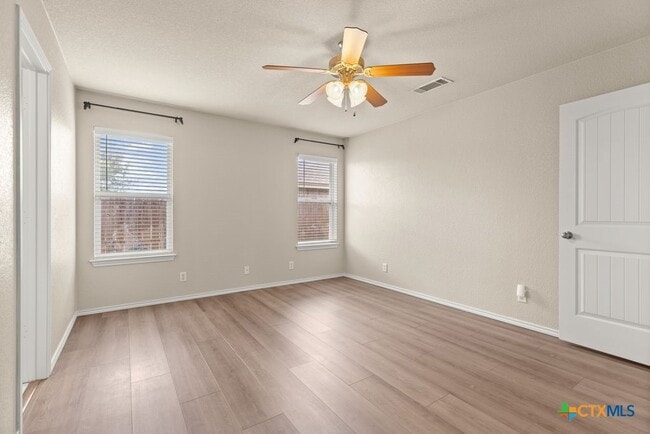 Building Photo - 4703 Stonehaven Dr