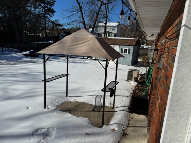 Building Photo - 49 Harvard Rd