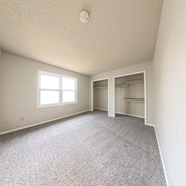 Building Photo - 611 Hickory Hill Ln