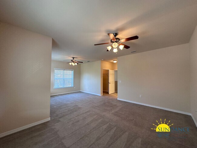 Building Photo - Stunning  3 Bedroom Townhouse in Fort Walton