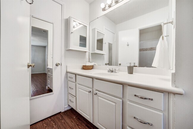 Building Photo - 1123 Comstock Springs Dr