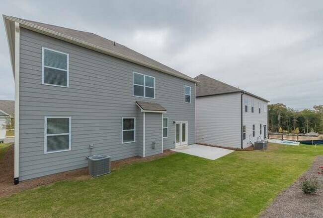 Building Photo - 123 Wayside Terrace