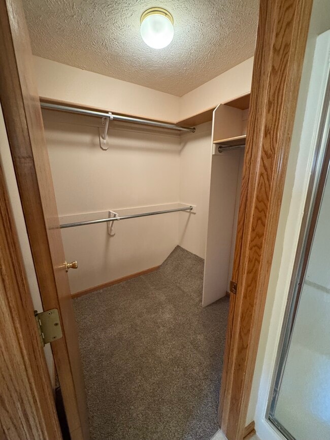 Building Photo - 2524 N Buckingham Rd