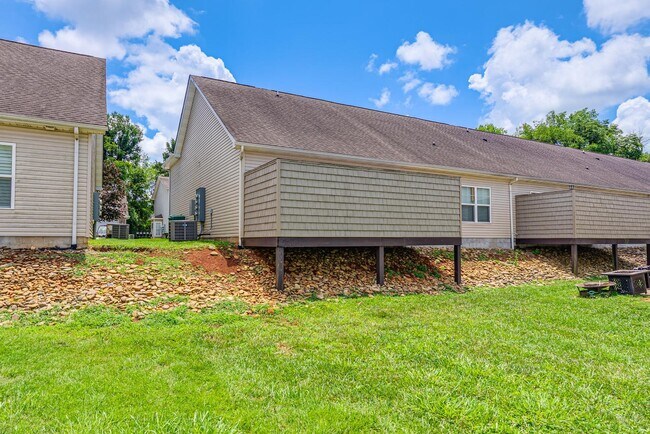Building Photo - 114 Pewter Way