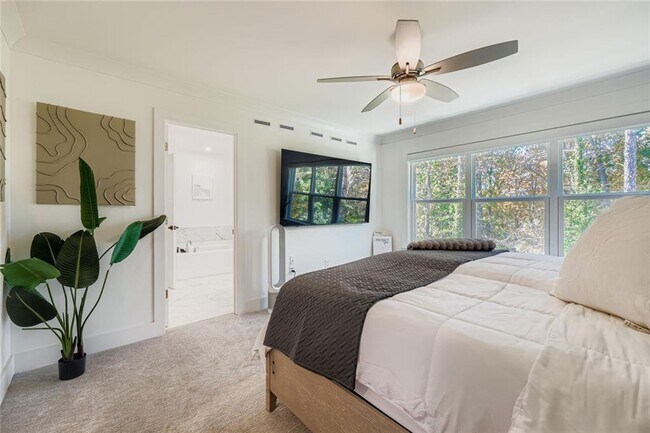 Building Photo - 3423 Catalan Aly