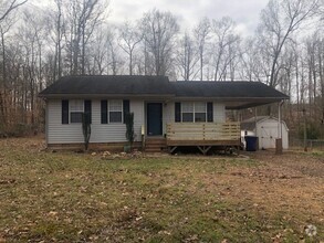 Building Photo - Two bedroom, 2 bath house in Mebane