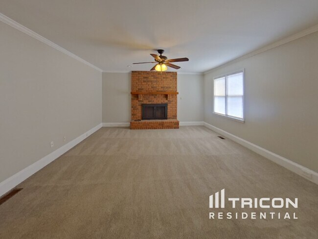 Building Photo - 1041 Henry Terrace