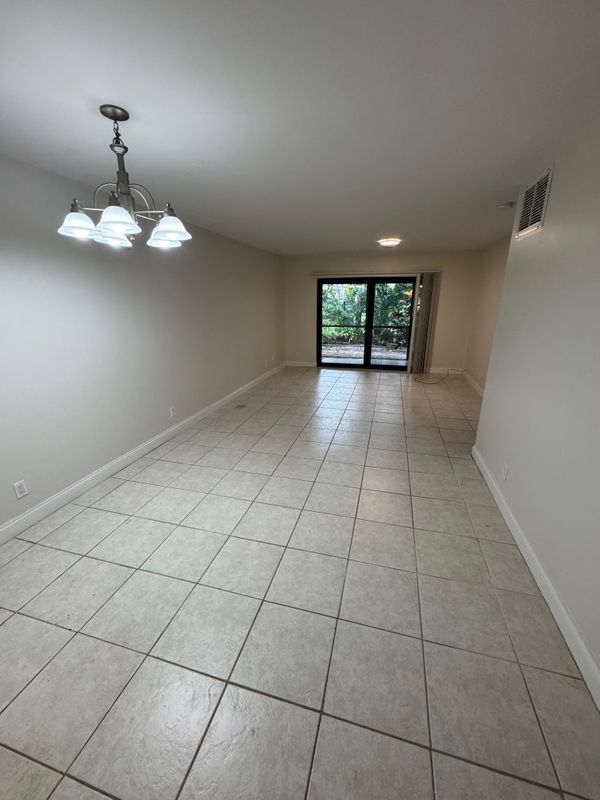 Building Photo - 3115 Oakland Shores Dr