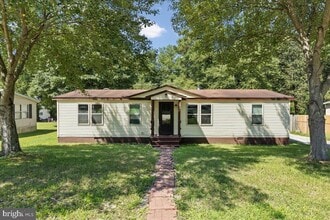Building Photo - 21535 Forest Run Dr