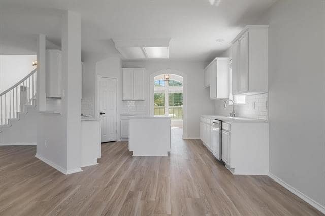 Building Photo - 223 Briar Oak Dr