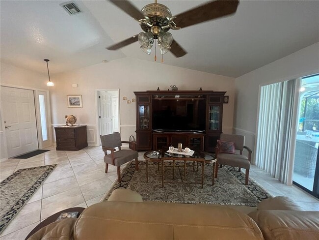 Building Photo - 3177 Clifford St