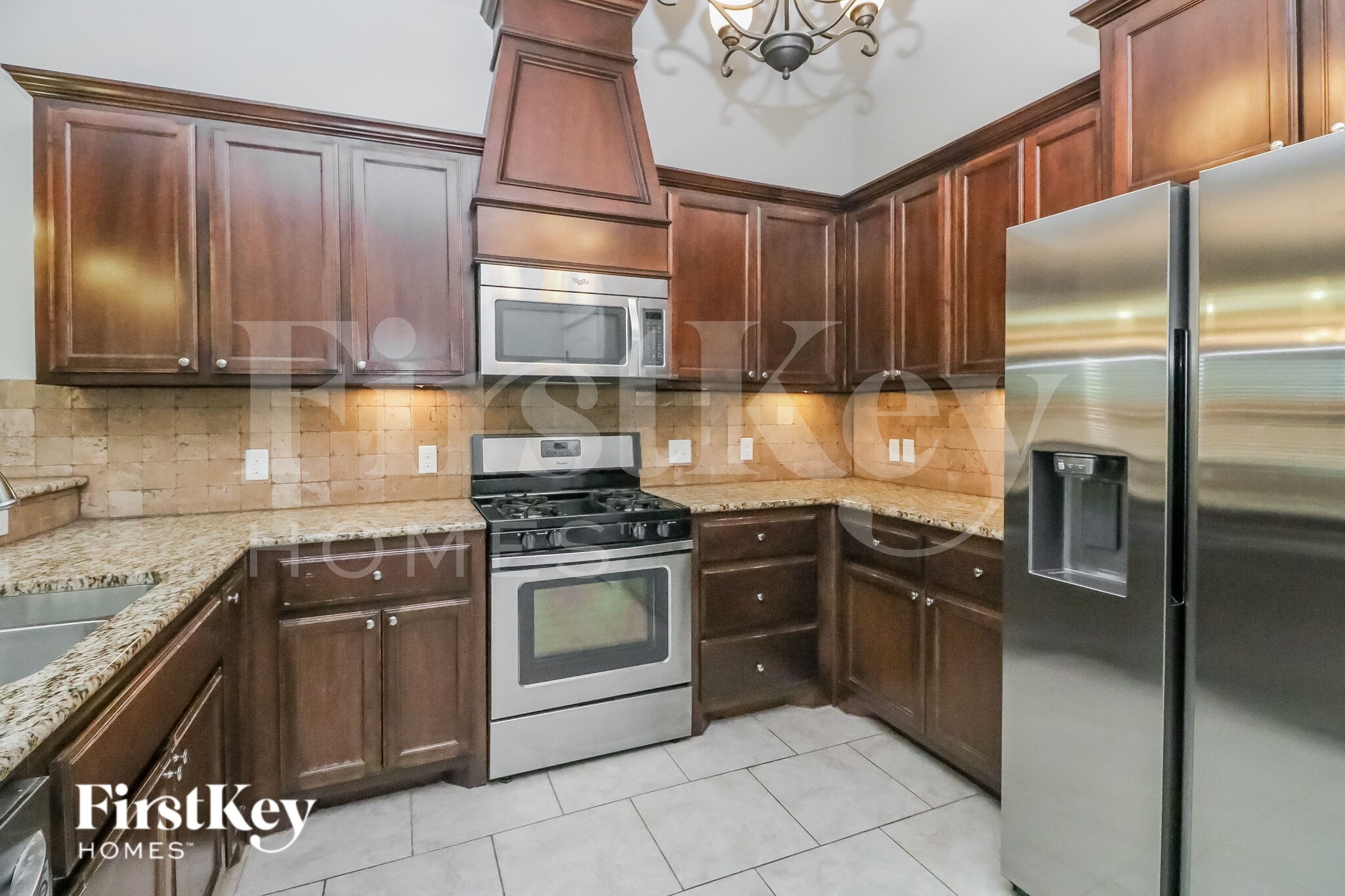 Building Photo - 17000 Barcelona Dr