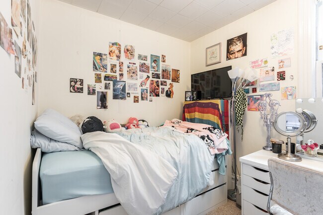 Building Photo - 1029 W Montana St