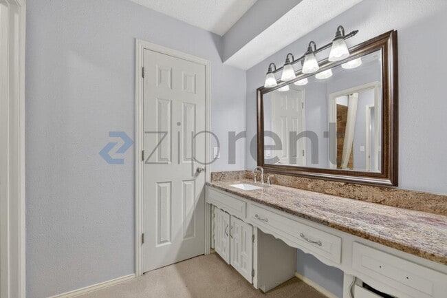 Building Photo - 2501 Bluffton Dr