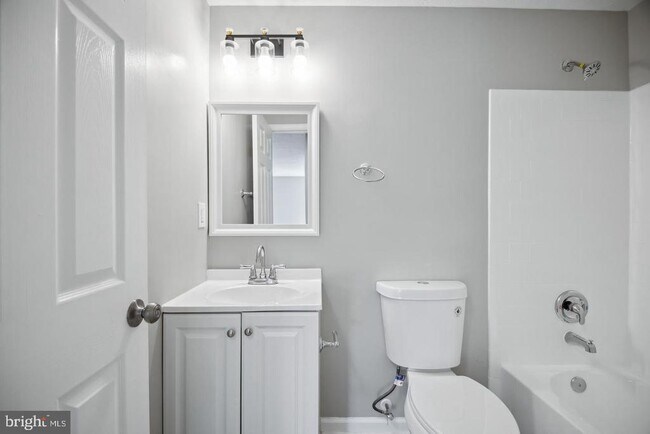 Building Photo - 7135 Ladd Cir