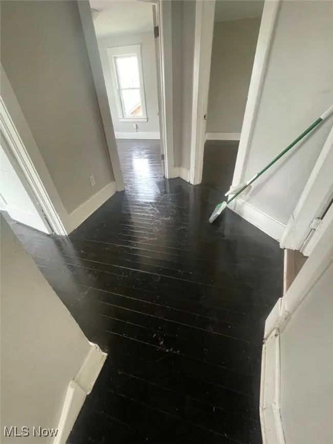 Building Photo - Spacious & Affordable 3-Bedroom Home