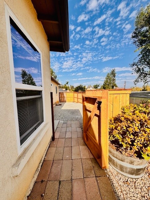 Building Photo - 8592 Atlas View Dr
