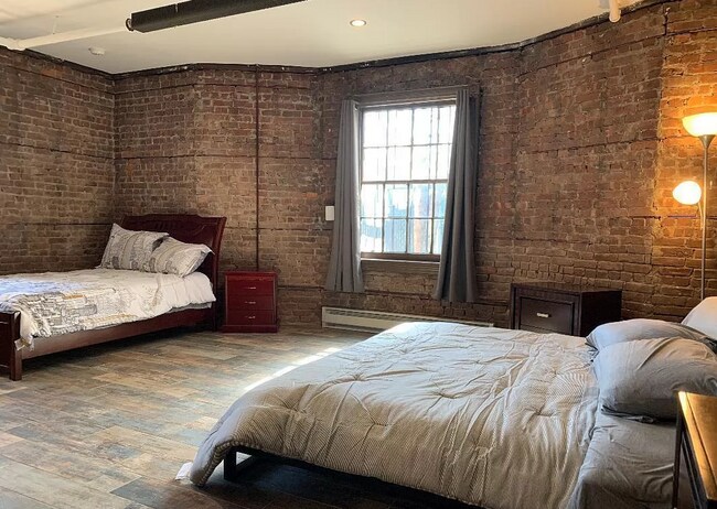 Building Photo - 239 St Pauls Ave