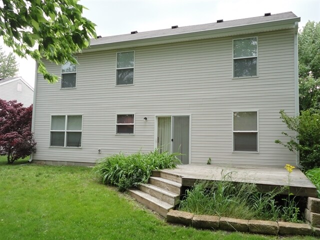 Building Photo - 755 Apple Ln