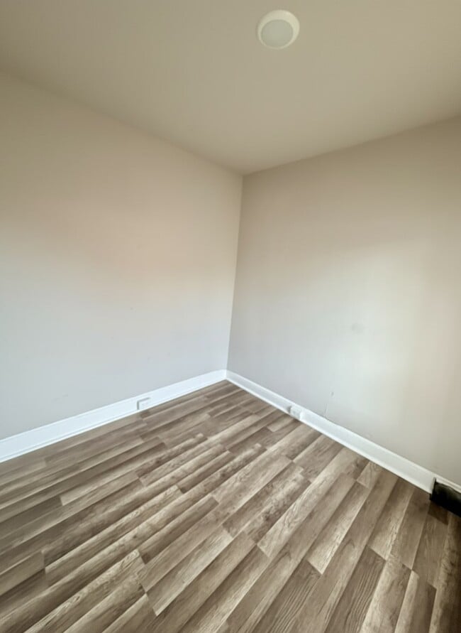 Building Photo - 88 E Garfield St