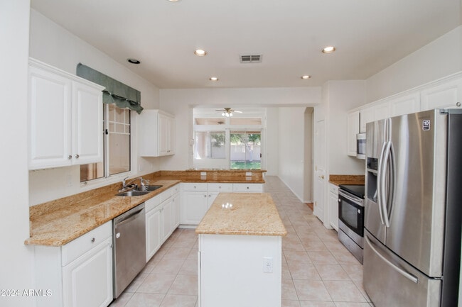 Building Photo - 1375 W Musket Way