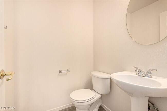 Building Photo - 10396 Midseason Mist St