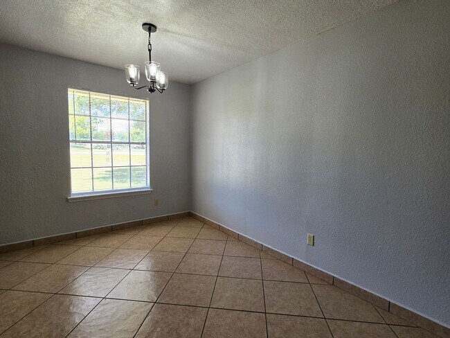 Building Photo - 230 Mighty Oak Ln
