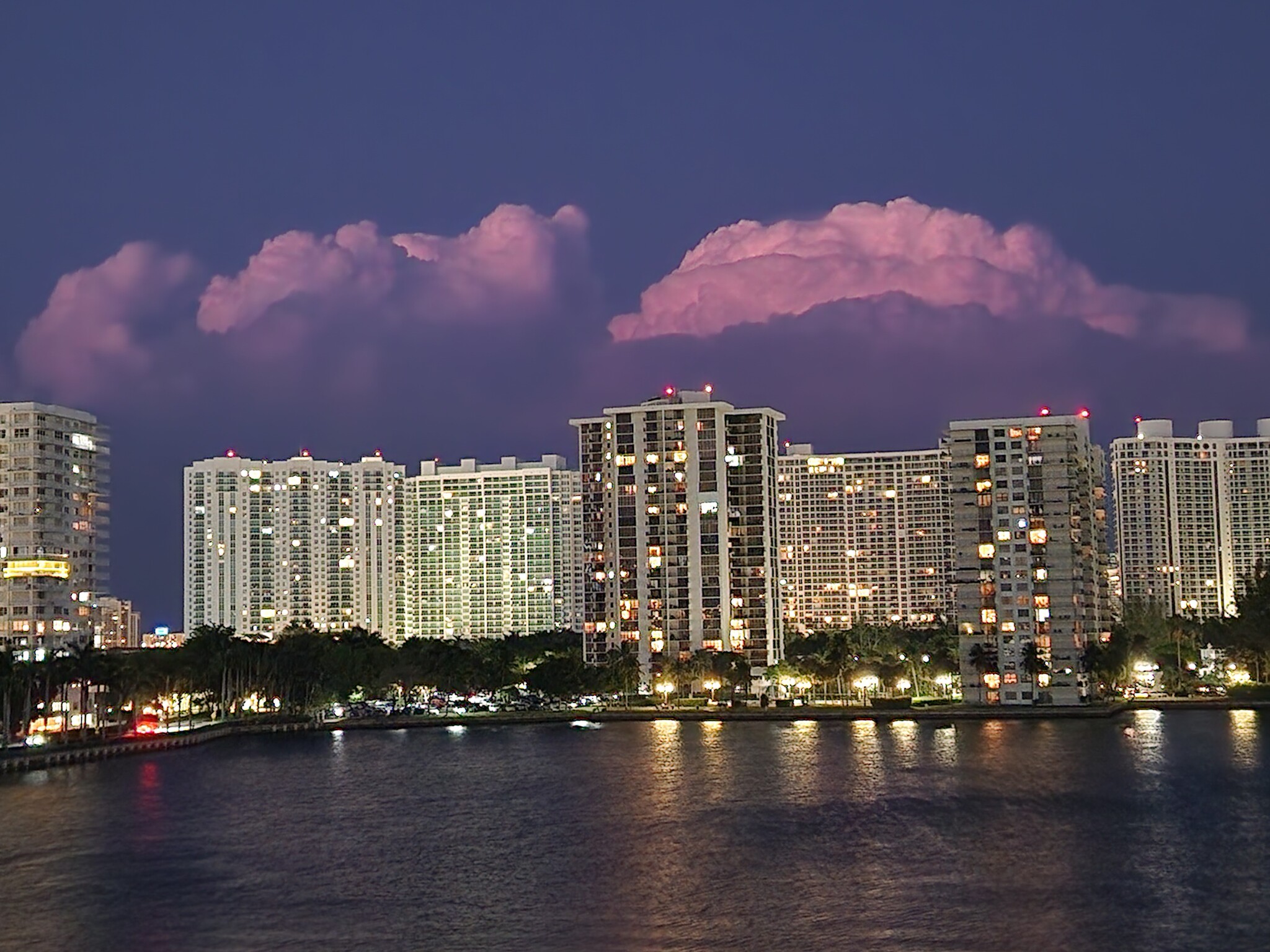 City view at night - 18081 Biscayne Blvd