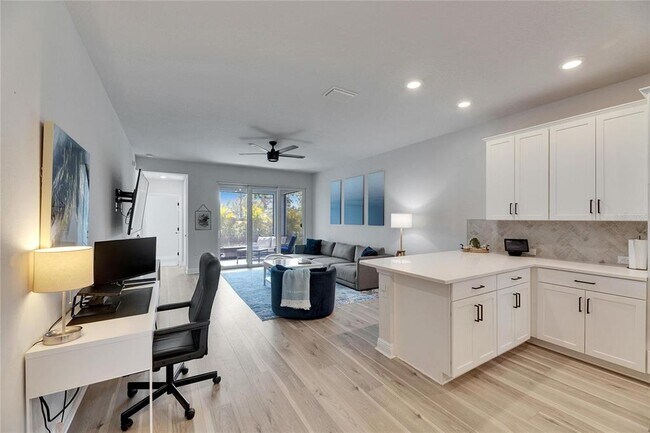 Building Photo - 5541 Del Coronado Dr