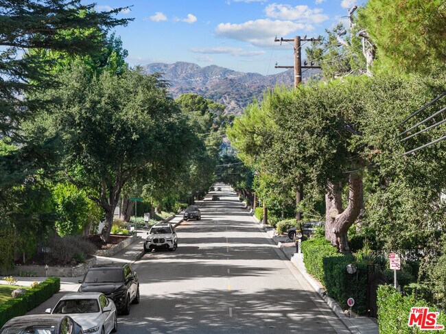 Building Photo - 4824 La Canada Blvd