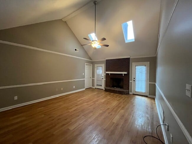 Building Photo - Renovated 3 Bedroom 2 Bath Home for Rent w...