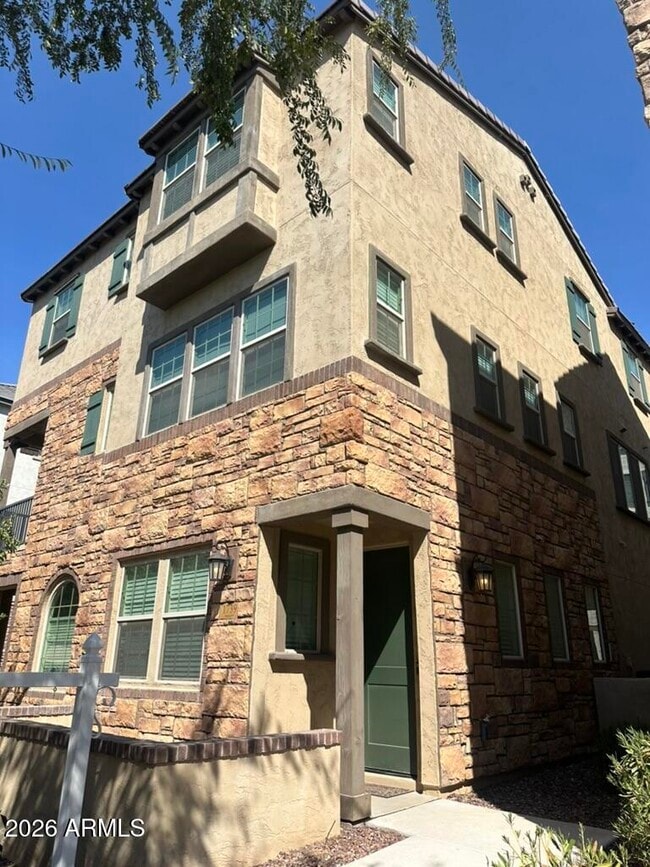 Building Photo - 1739 E Dogwood Ln