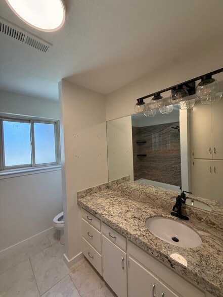 Building Photo - 2394 W 700 S