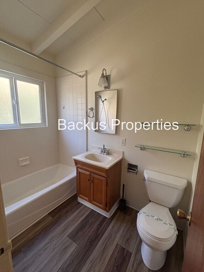 Building Photo - Close to Cannery Row- one bedroom unit in Monterey