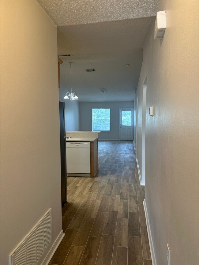 Building Photo - 7970 Stonebrook Dr