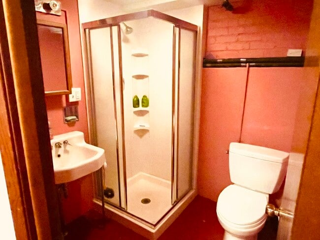 Building Photo - 7724 W Birchwood Ave