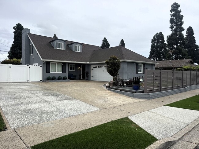 Building Photo - Coming Soon! 5 Bedroom Gorgeous Home in Garden Grove