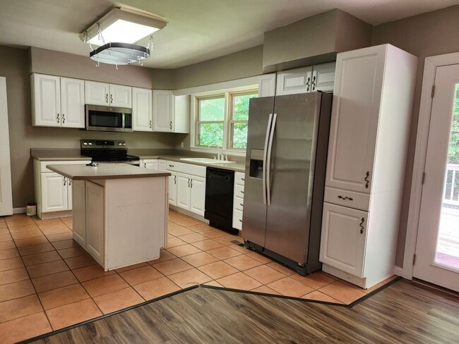 Building Photo - 3 Bedroom 2 bath Home in Stuart Heights