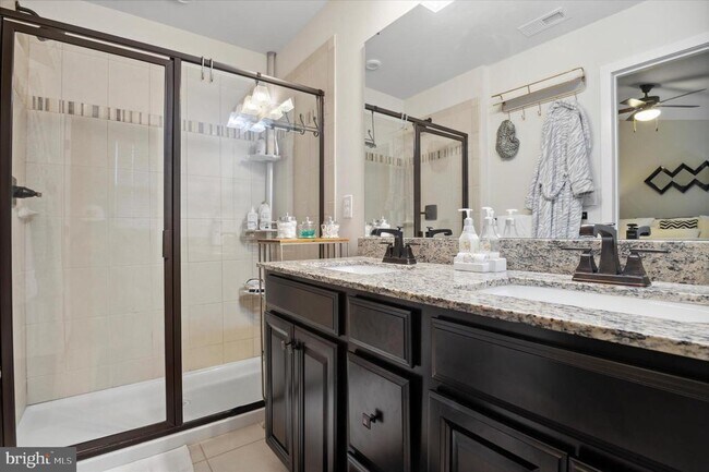 Building Photo - 1215 Benjamin Dr