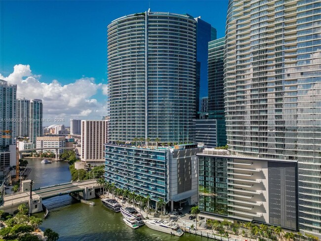 Building Photo - 200 Biscayne Blvd Way