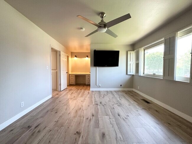 Building Photo - 5011 Jennings Way