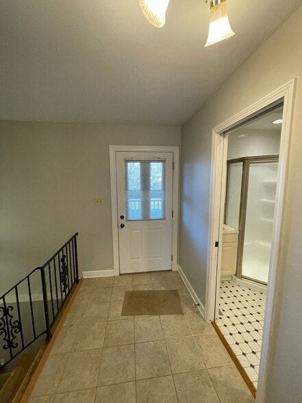 Building Photo - 6217 Aragon Dr