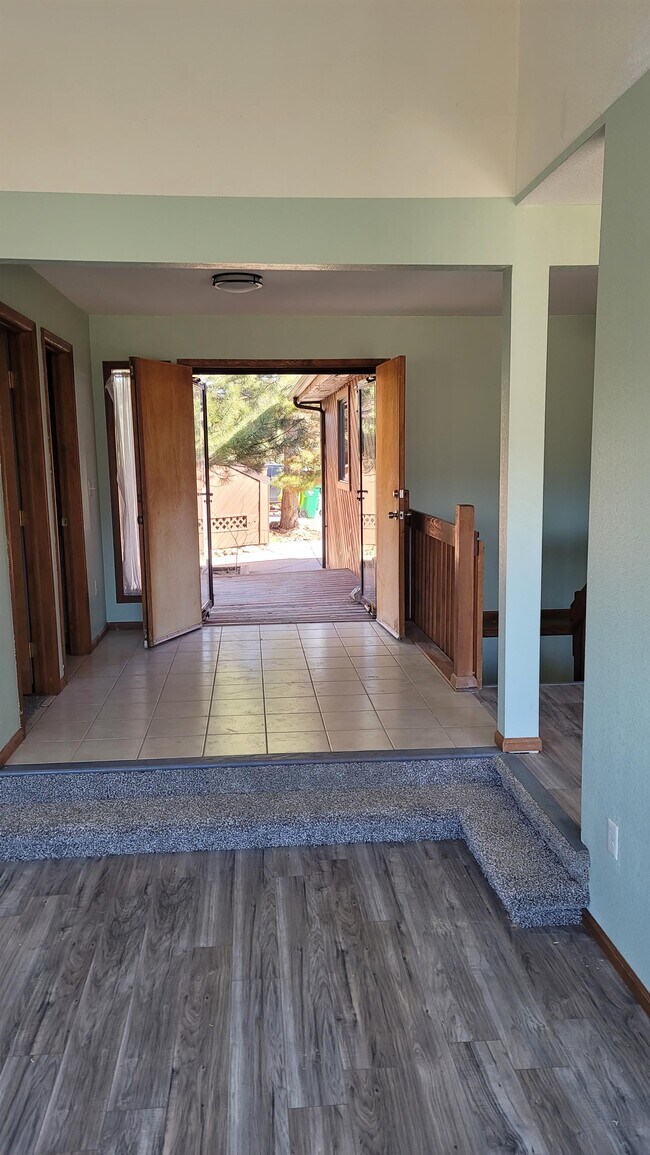 Building Photo - 4555 Sentinel Rock Terrace