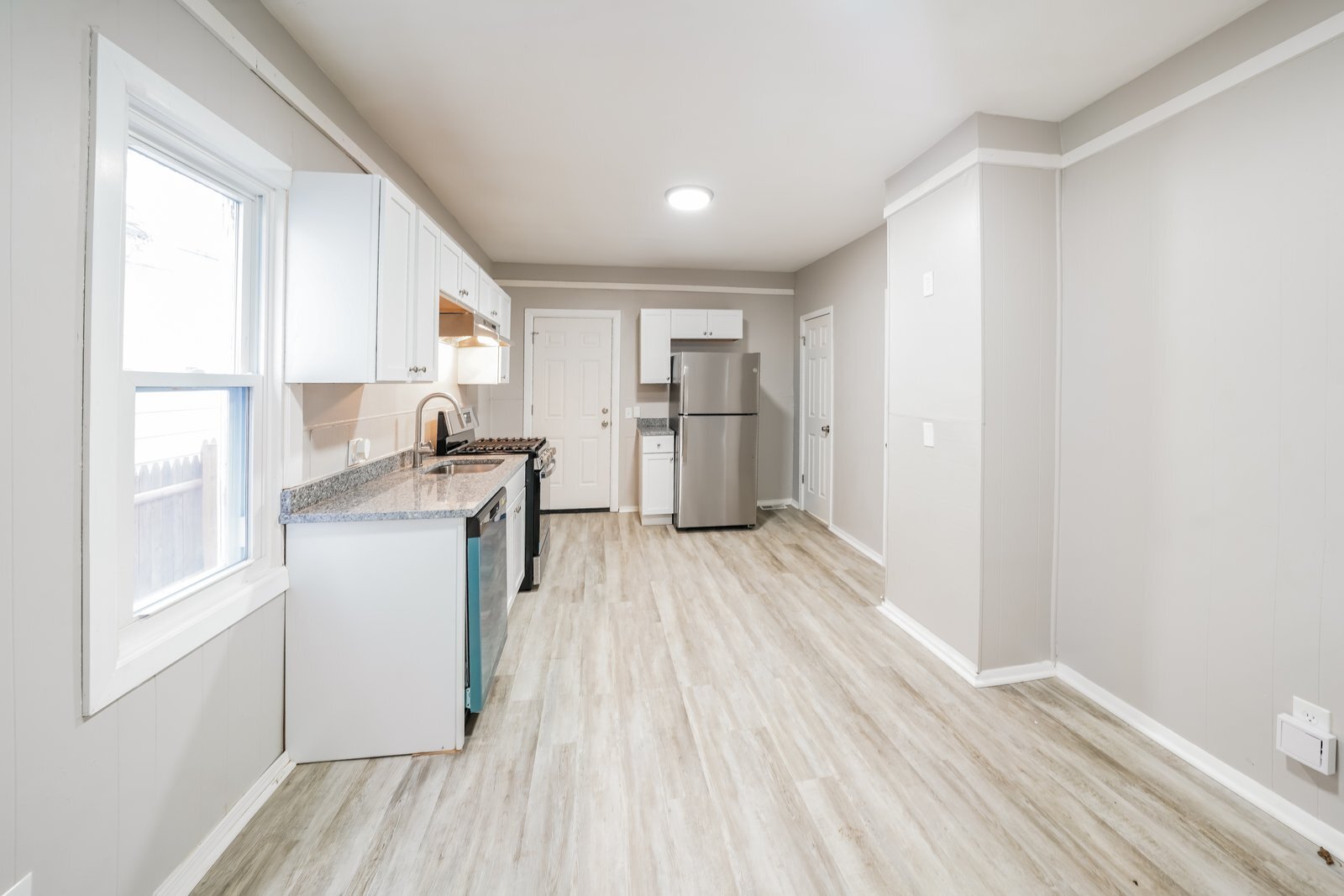 Building Photo - 593 Emerson St