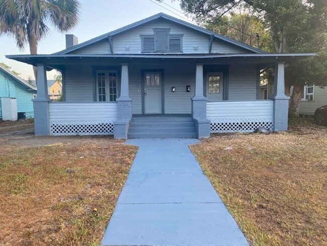 Primary Photo - 2 Bedroom 1 Bath Duplex in Lakeland for RENT!
