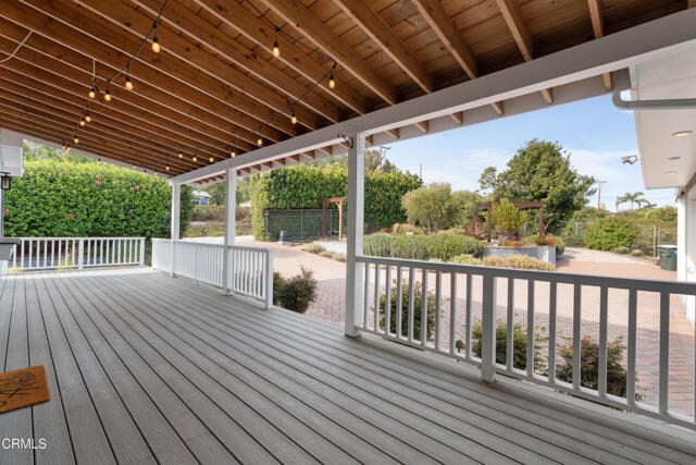 Building Photo - 2102 Buena Vista Dr